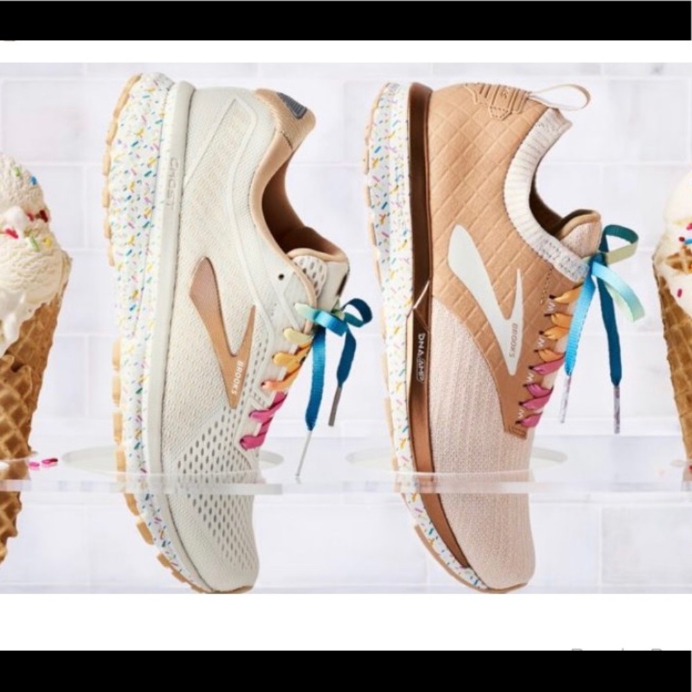 NEW Brooks Richchet LE Ice Cream running shoes 9